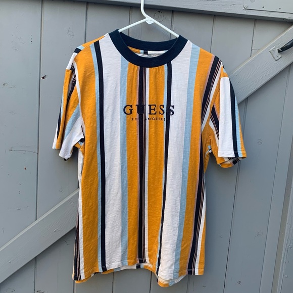 Men’s Guess T-shirt in small